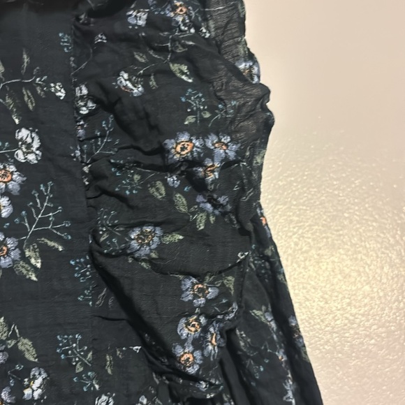 A.N.A. Long sleeved blouse. Size 0X. Dark green, floral. - Picture 3 of 9